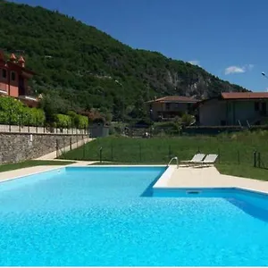  Apartment Irina's House With View On Like And Swimming Pool Italien